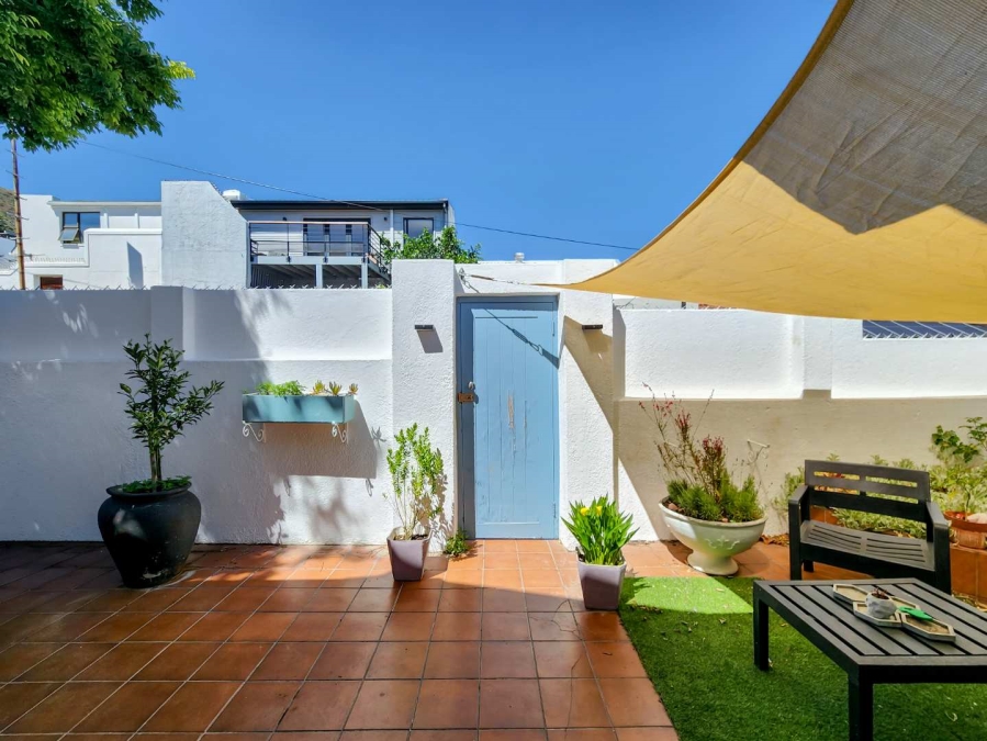 3 Bedroom Property for Sale in Sea Point Western Cape